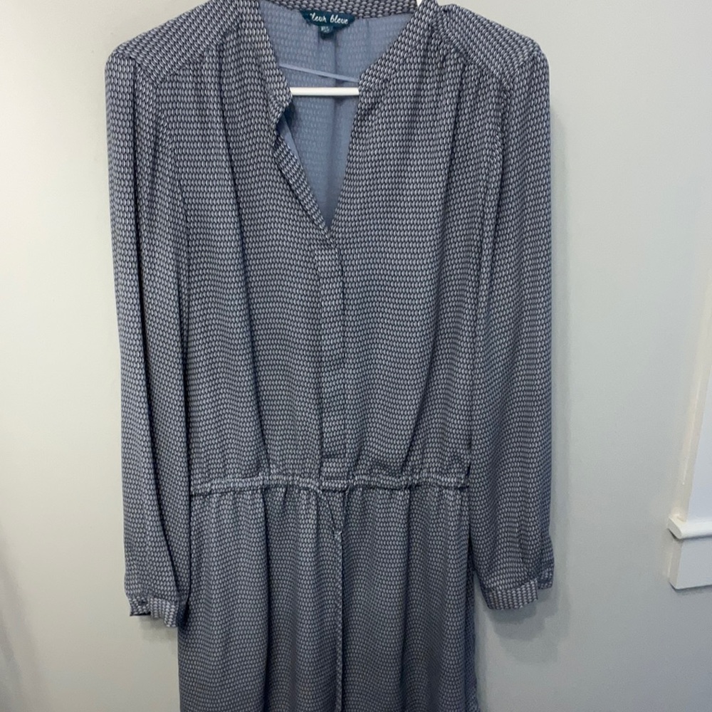 Fleur bleue drawstring waist dress.